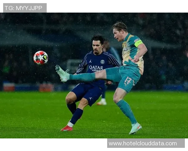 足球球星风采：聚焦世界顶级球员精彩瞬间与赛场表现